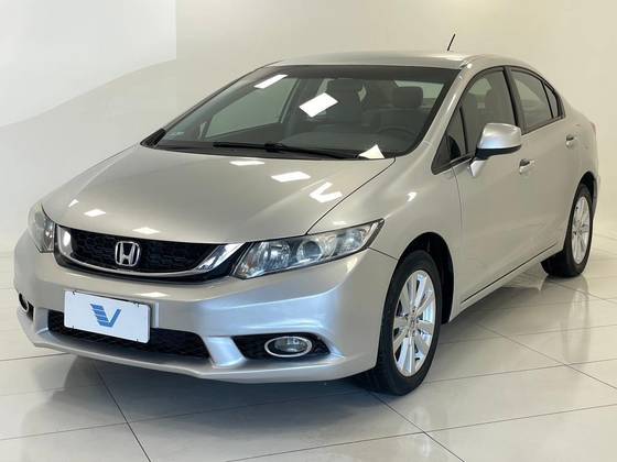 HONDA CIVIC 1.8 LXS 16V FLEX 4P AUTOMÁTICO HONDA CIVIC 1.8 LXS 16V FLEX 4P AUTOMÁTICO